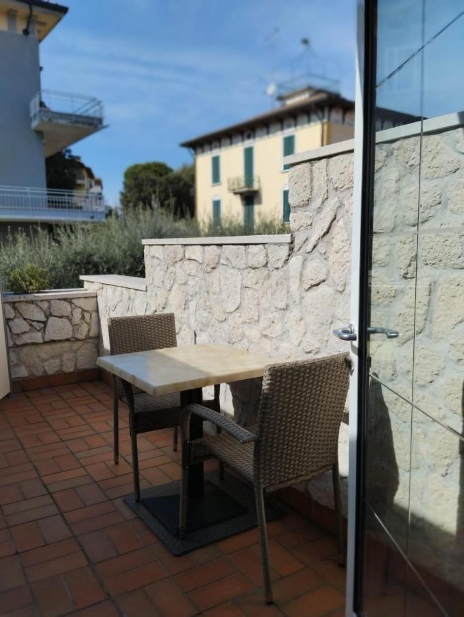 Hotel Villa Lilla Desenzano del Garda Exterior foto
